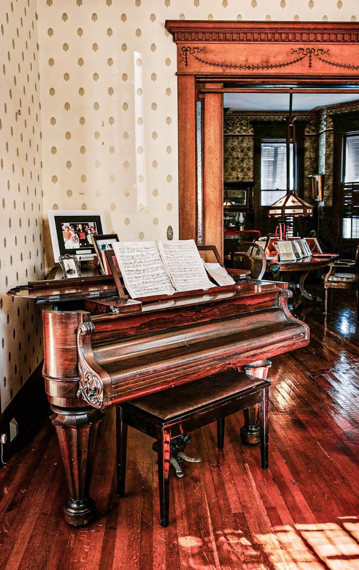 Classic King With Balcony At Curry Mansion Key West Kültér fotó